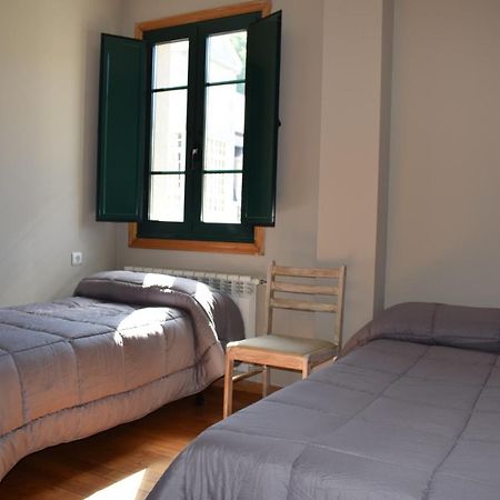 Hostel Tras Do Convento Samos Zewnętrze zdjęcie